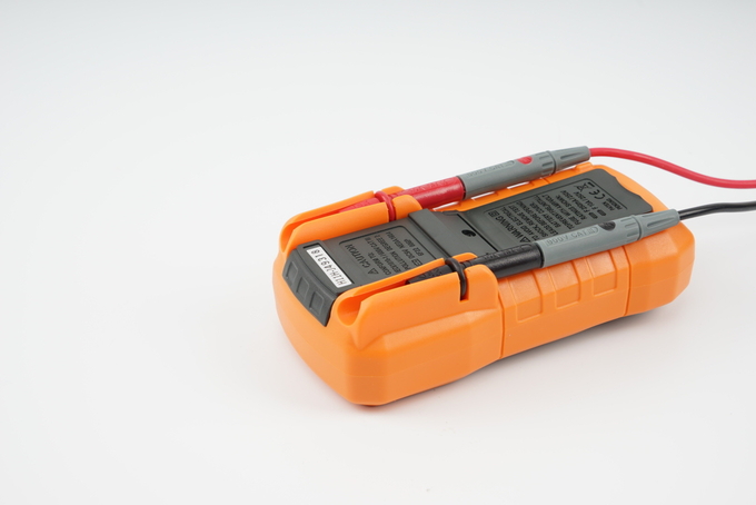 User-Friendly Digital Clamp Meter Multimeter with 3 1/2digit LCD display Measuring Resistance 200Ω-2MΩ